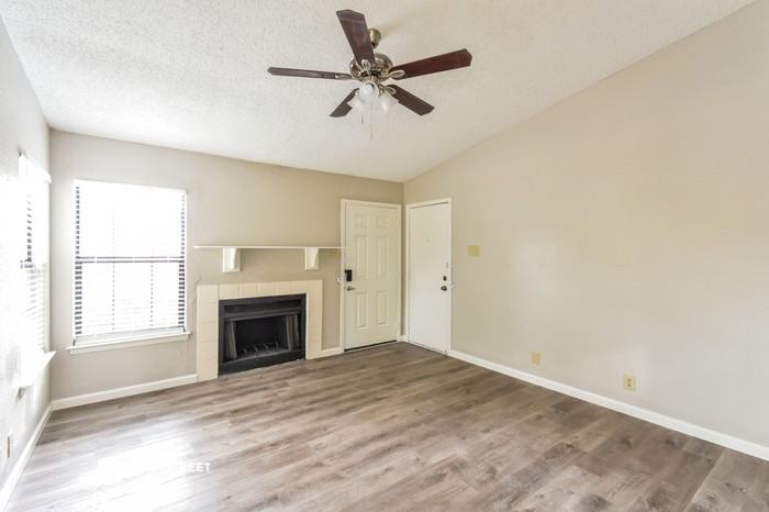 9903 Birch Field Dr - Photo 3 of 16