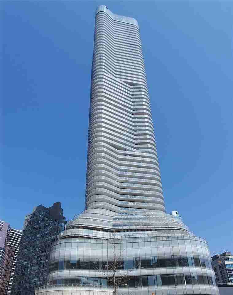 11 Wellesley Street West #3813