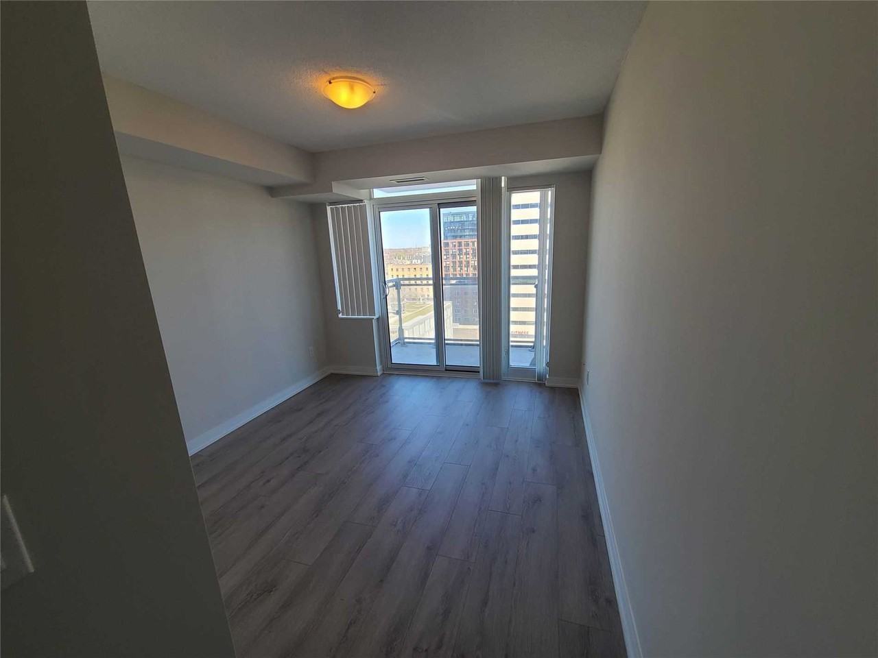 525 Adelaide Street West