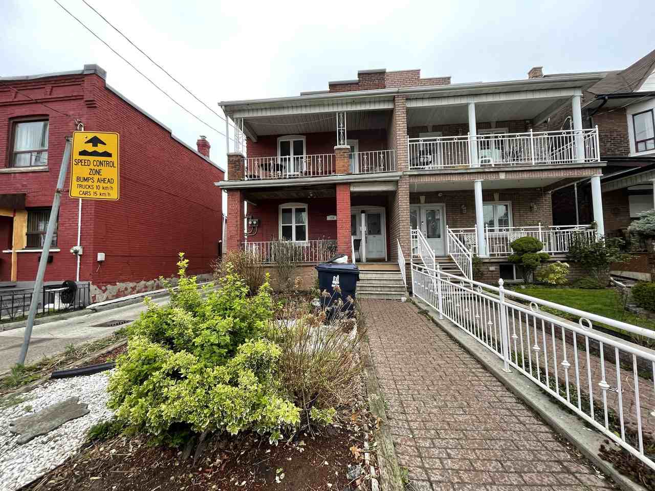 126 Edwin Avenue, Toronto, ON M6P 3Z9 1 Bedroom Apartment for Rent