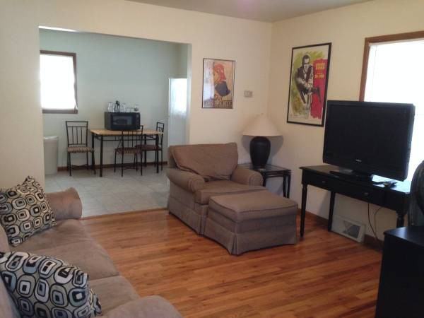 1824 Missouri St #1 - Photo 3 of 6