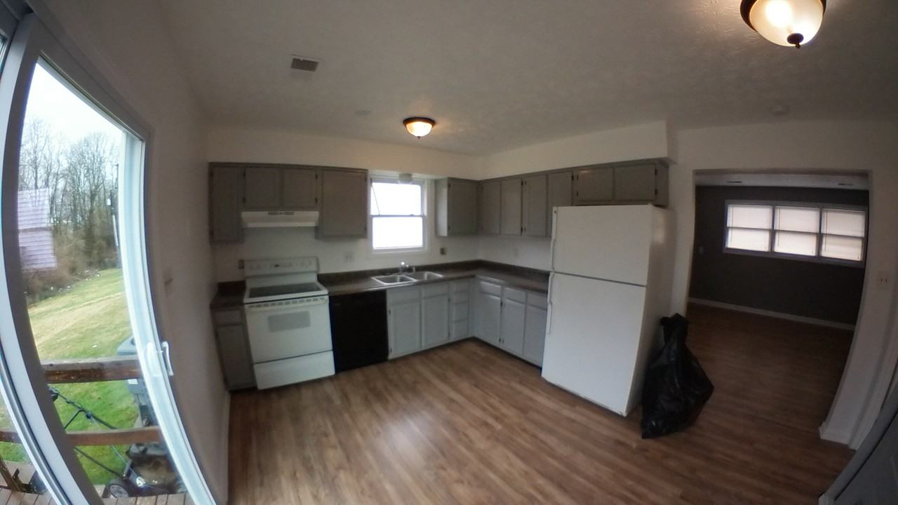 217 Creekside Court #B - Photo 3 of 23