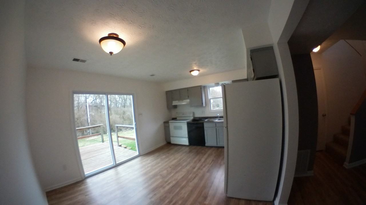 217 Creekside Court #B - Photo 4 of 23