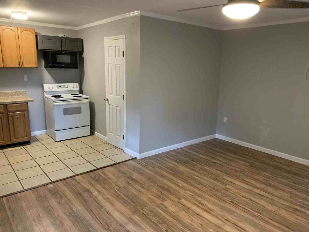 1408 High Street - 1Apt C #C - Photo 2 of 5