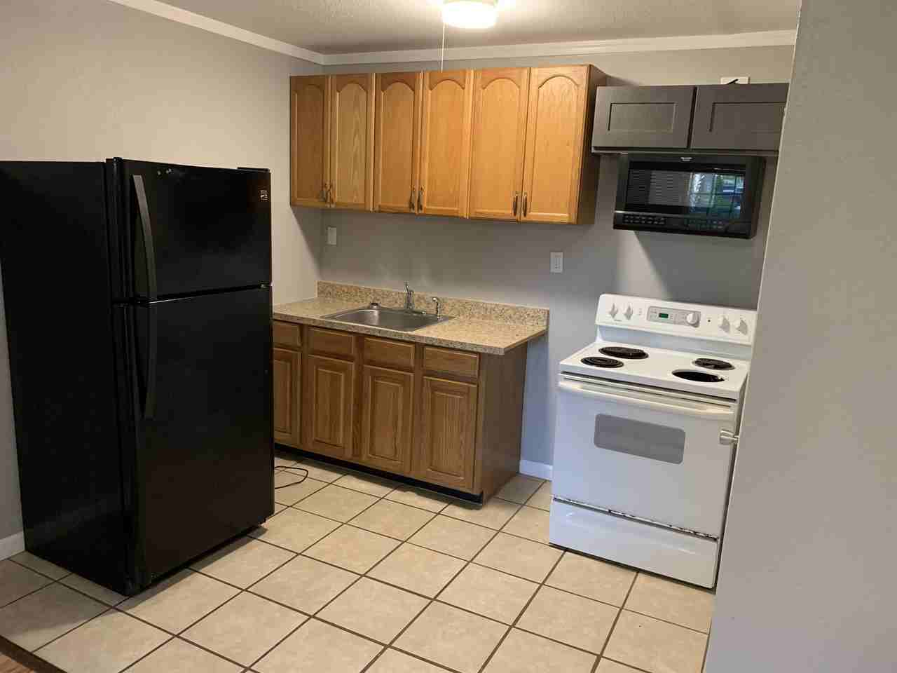 1408 High Street - 1Apt C #C - Photo 3 of 5