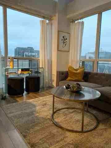 1033 King St W - Photo 2 of 18