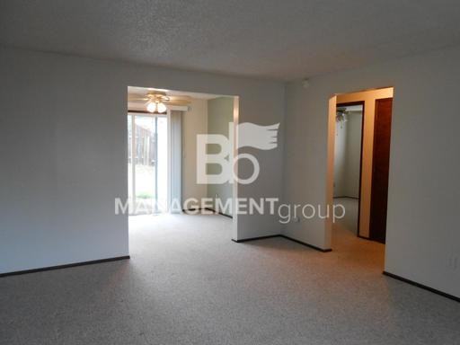 12406 SE Sequoia Ave - Photo 2 of 15