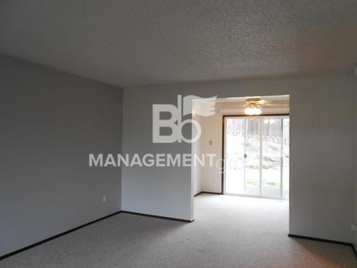 12406 SE Sequoia Ave - Photo 3 of 15