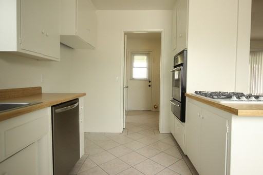 5141 Sisson Dr - Photo 3 of 12