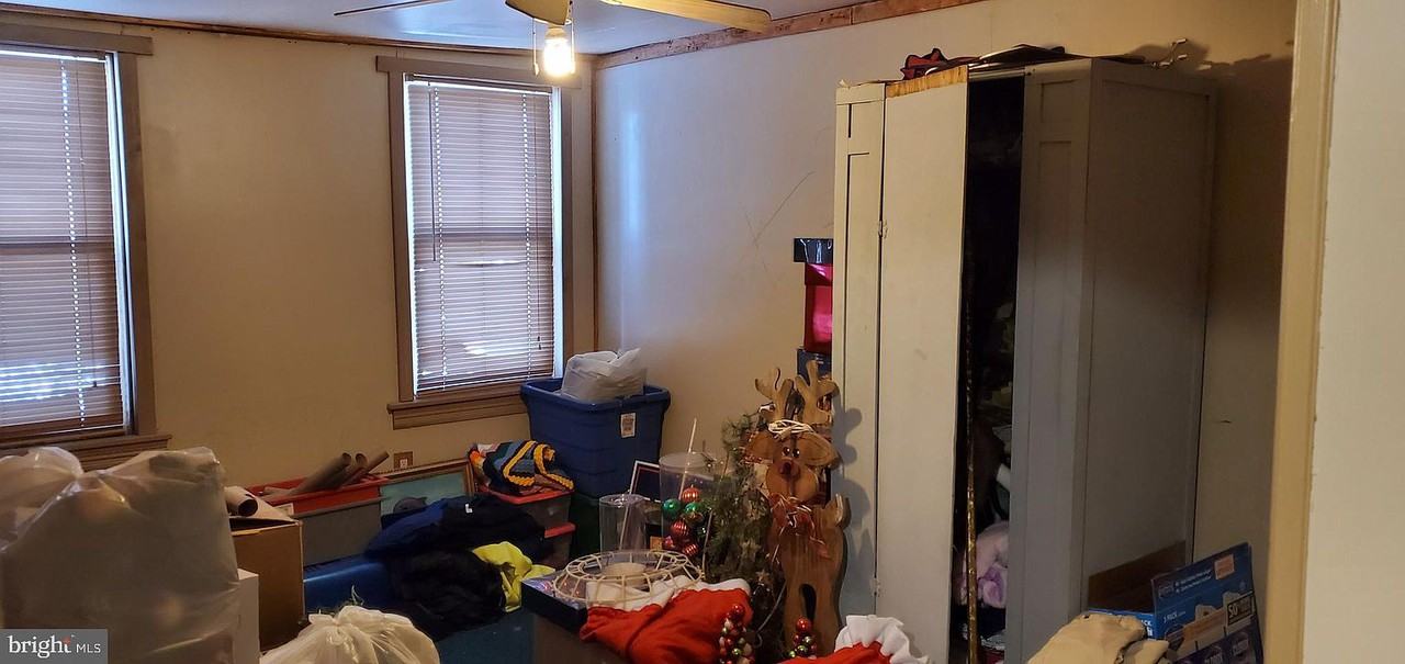 128 Spruce St - Photo 2 of 6