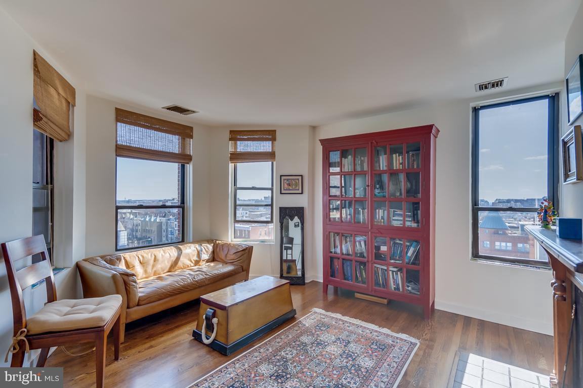 2038 18th St Nw #1 - Photo 5 of 38