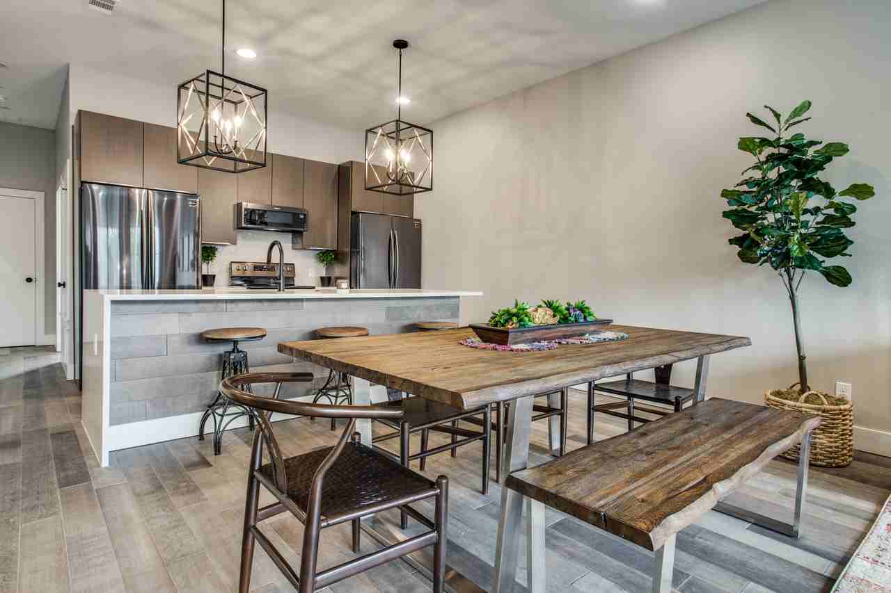 3143 Lubbock Ave - Photo 3 of 31