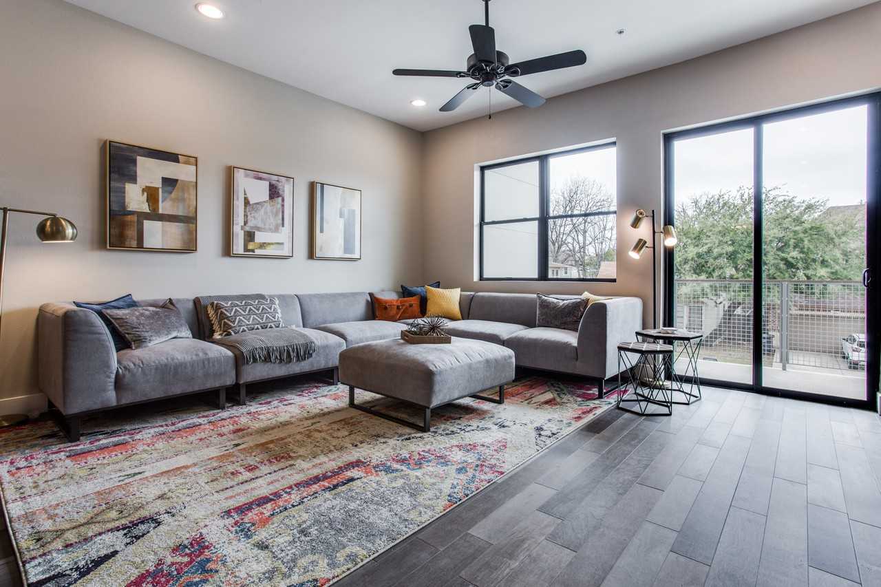 3143 Lubbock Ave - Photo 5 of 31