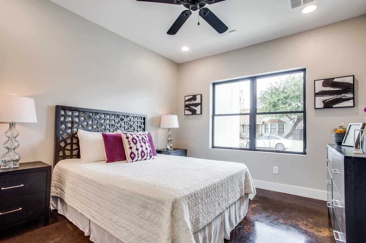 3143 Lubbock Ave - Photo 7 of 31