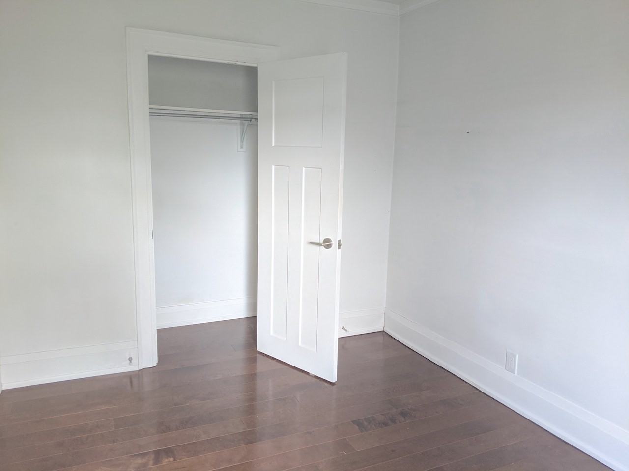 7 Walmsley Boulevard #402 - Photo 2 of 9