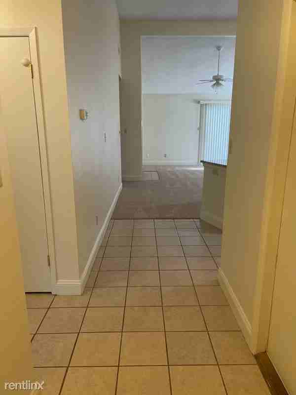 3027 Yorktown Cir - Photo 2 of 16