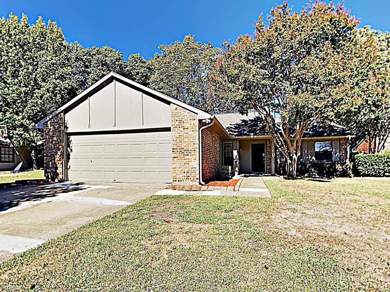 604 Heritage Hill Dr - Photo 2 of 16