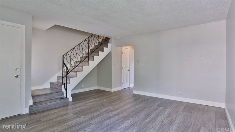 210 W 5th St - Photo 3 of 16