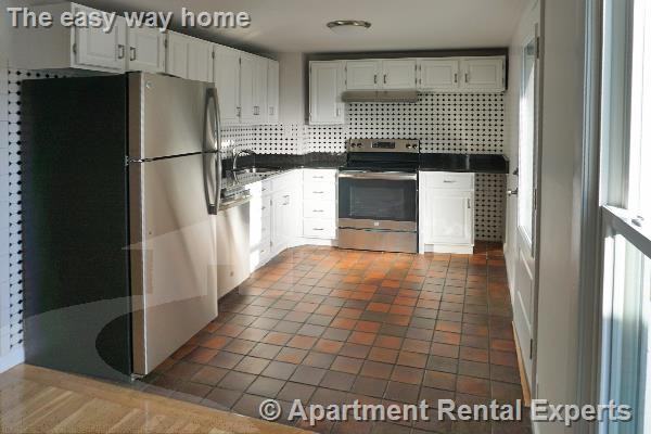 160 Broadway #3 - Photo 5 of 9