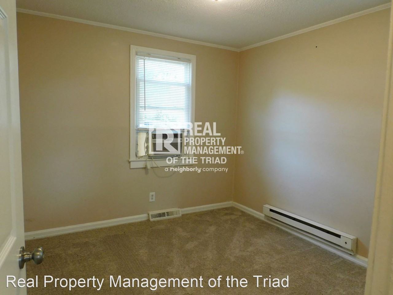 1407 Woodside Dr - Photo 2 of 24