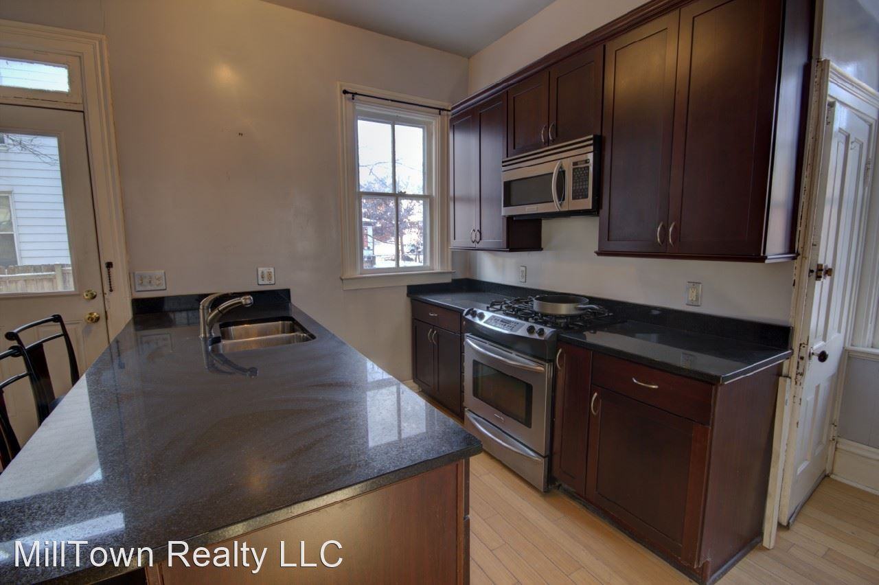 714 21st St - Photo 3 of 25