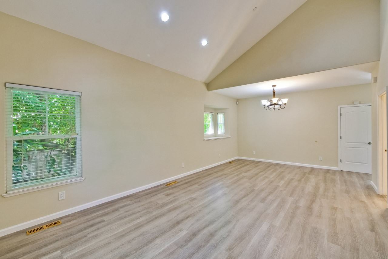 352 Beemer Ave - Photo 2 of 29