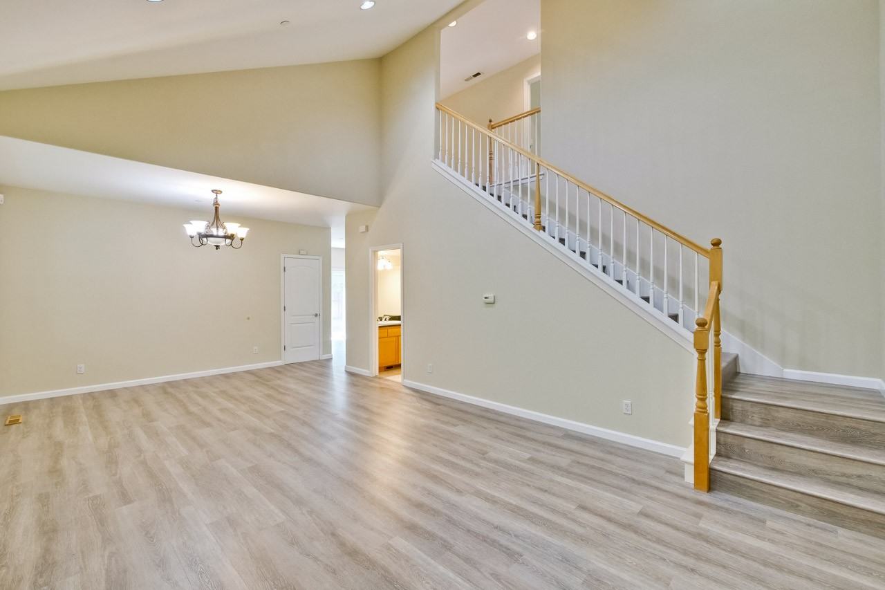 352 Beemer Ave - Photo 3 of 29