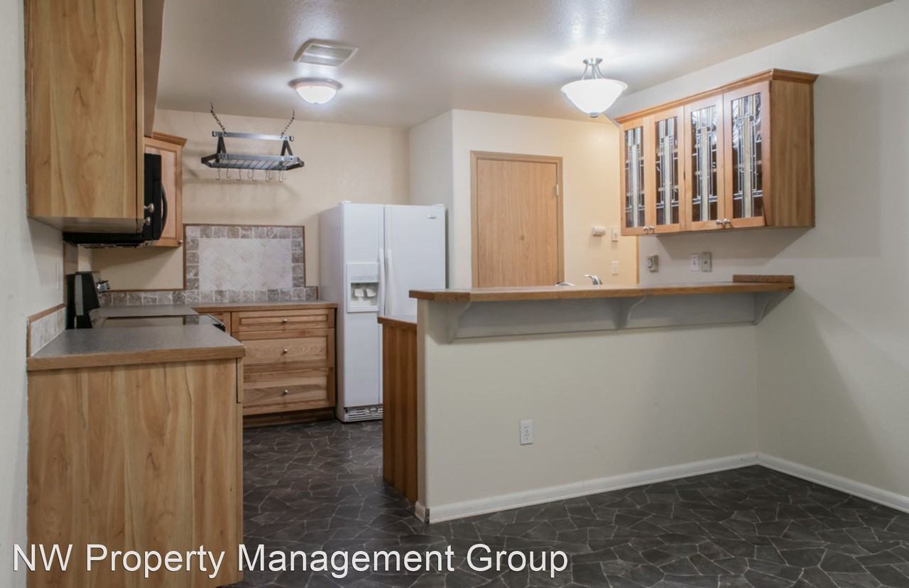 11933 Alexander Rd - Photo 2 of 12