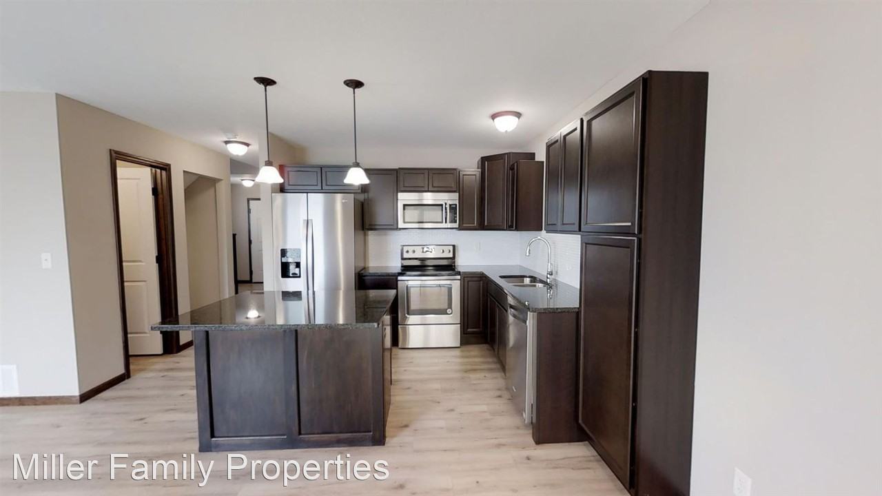 8726 E Harry St - Photo 3 of 22