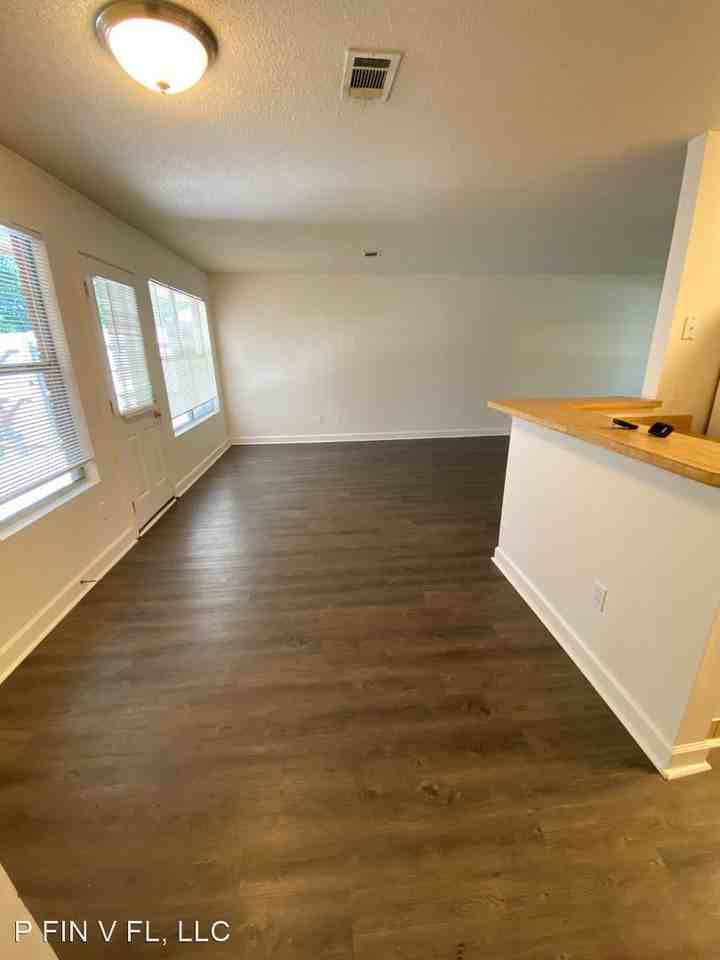 31 Laiken Ct - Photo 3 of 12