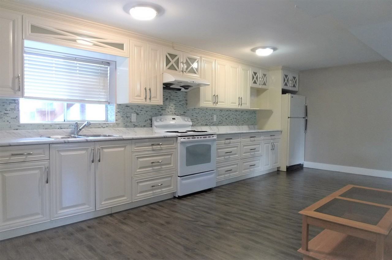 11821 83a Ave - Photo 2 of 19