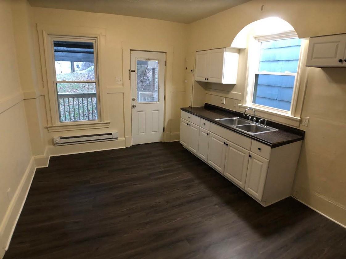 802 Punta Gorda Ave #1 - Photo 3 of 10