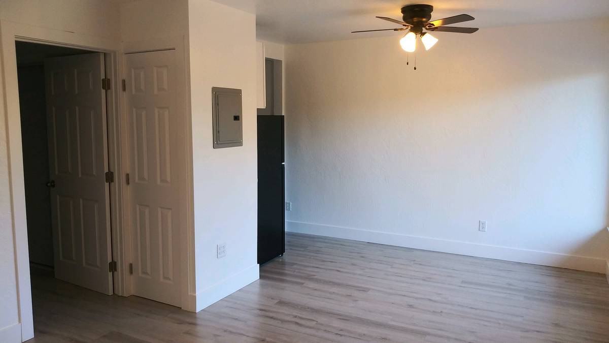 635 MacArthur BlvdUnit 2 #2 - Photo 4 of 9