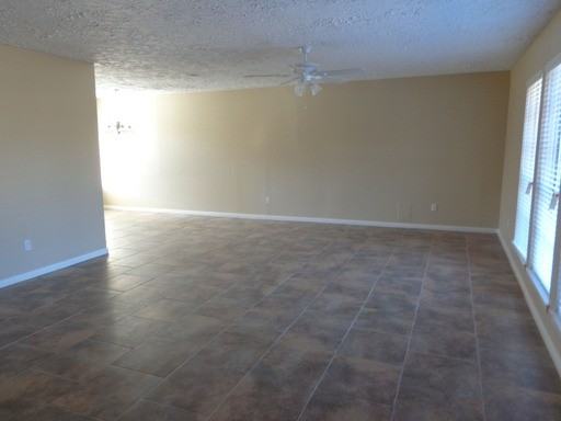20211 Cottonglade Ln - Photo 3 of 15