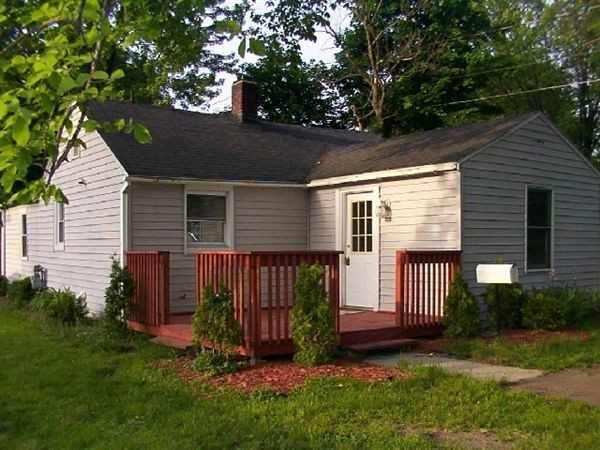 1441 Bradford St NE - Photo 2 of 9