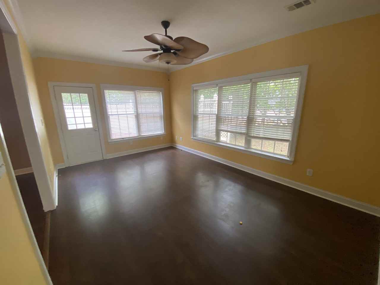 245 Fairview Cir - Photo 2 of 13