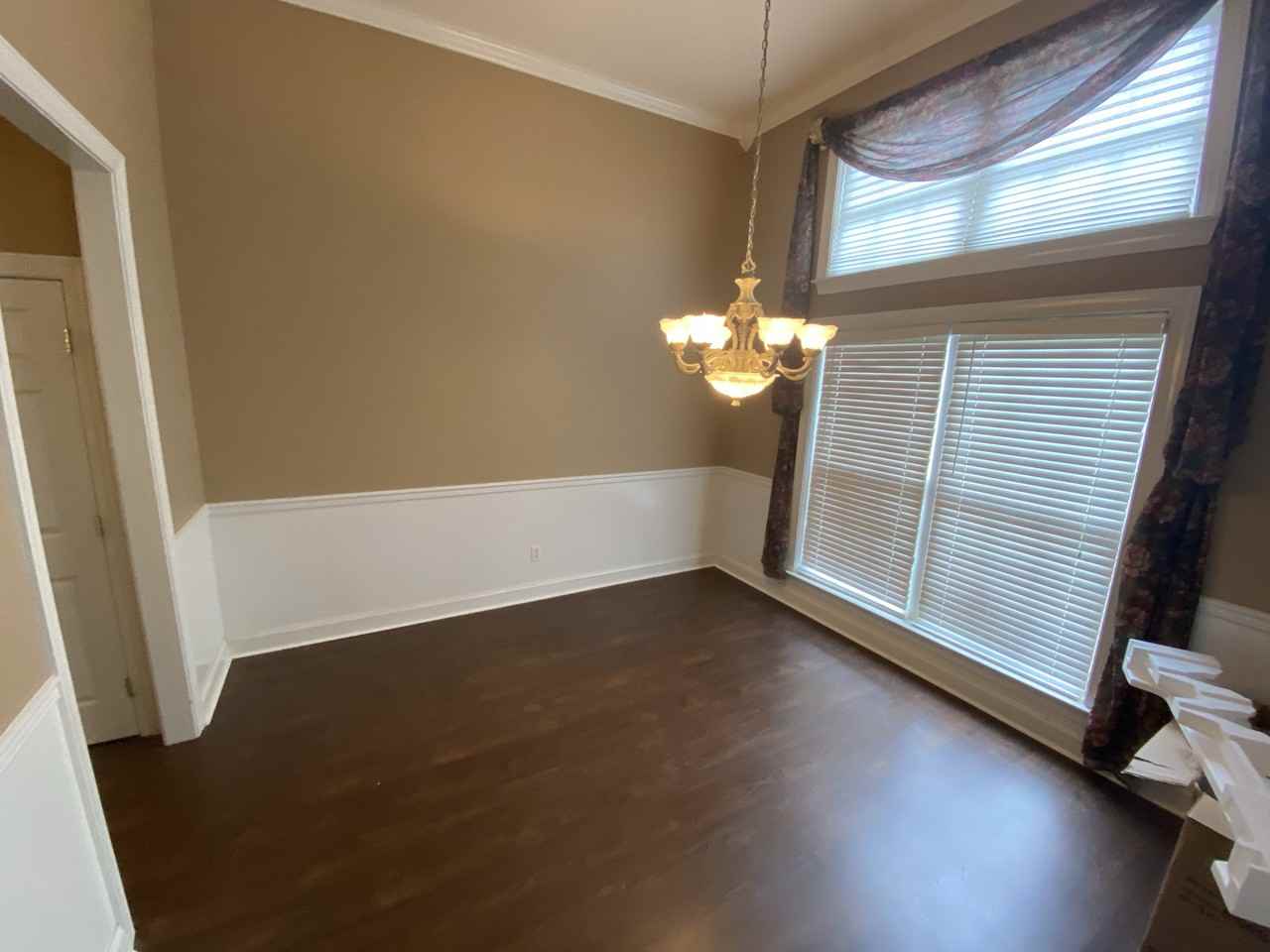 245 Fairview Cir - Photo 3 of 13