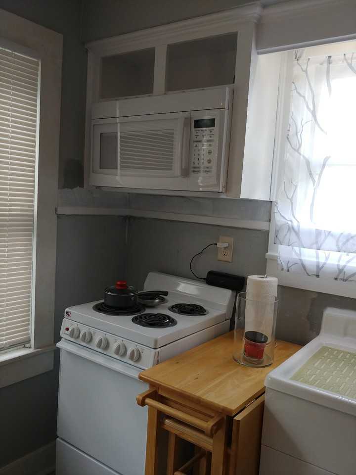 Stiles Apartment - Photo 2 of 9