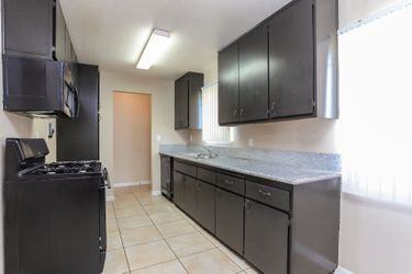 825 W Sharon Rd - Photo 2 of 23