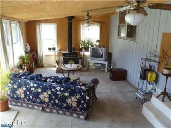 11 Warren Ave - Photo 3 of 8