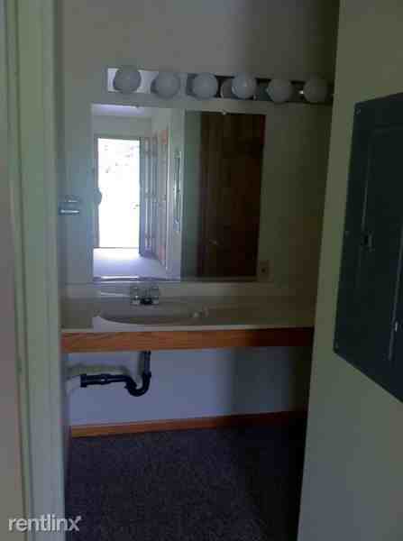 Village Inn Motel & Apartments - Photo 3 of 8