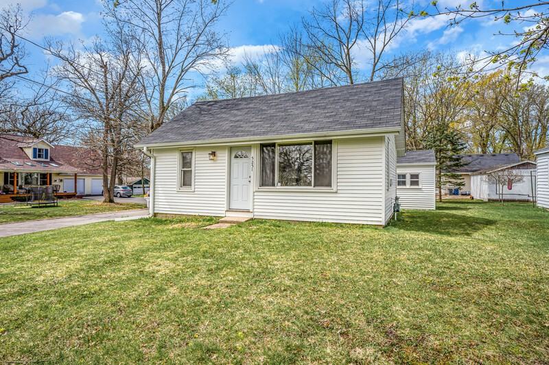 5251 Grand Ave - Photo 2 of 10