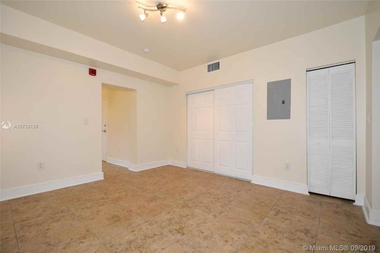 11530 Griffing Boulevard #11 - Photo 3 of 7