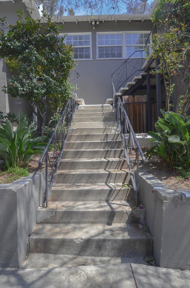 3246 Barham Boulevard - Photo 4 of 43