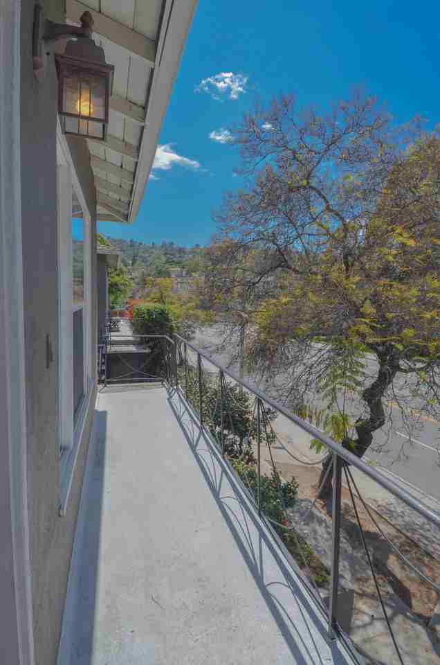 3246 Barham Boulevard - Photo 7 of 43