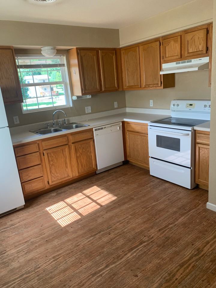 43 Chelsea Ln - Photo 3 of 11