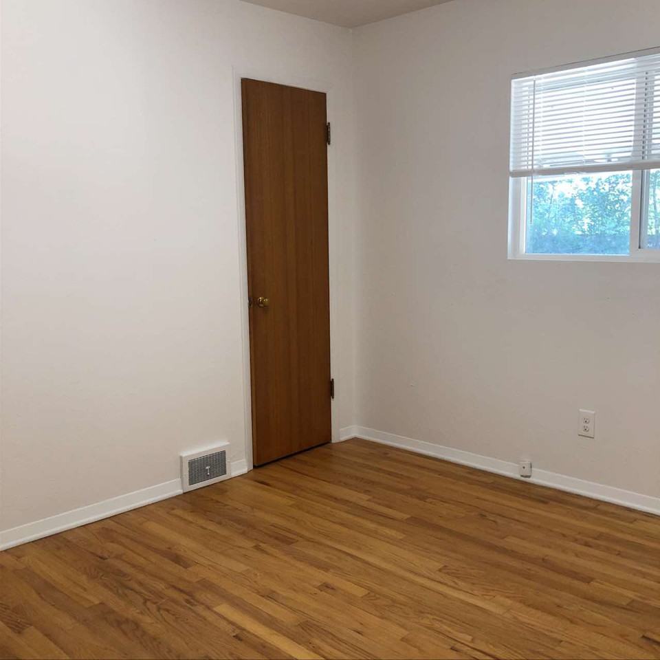 1017 W Mulberry St #1 - Photo 6 of 15