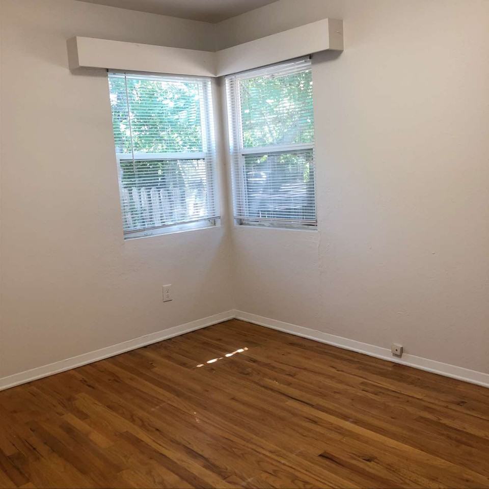 1017 W Mulberry St #1 - Photo 7 of 15