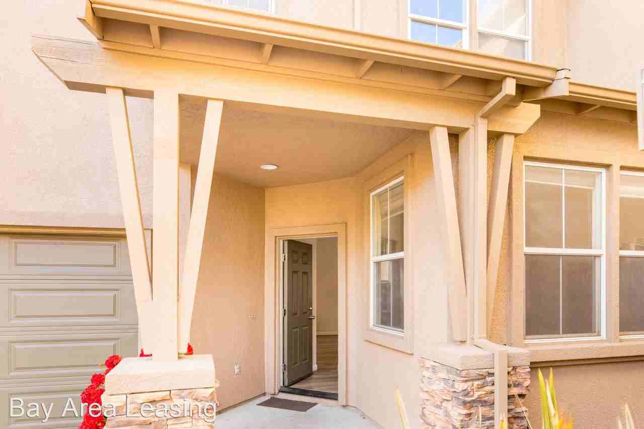 10862 10862 Peerless Court - R-10862 - Photo 3 of 32