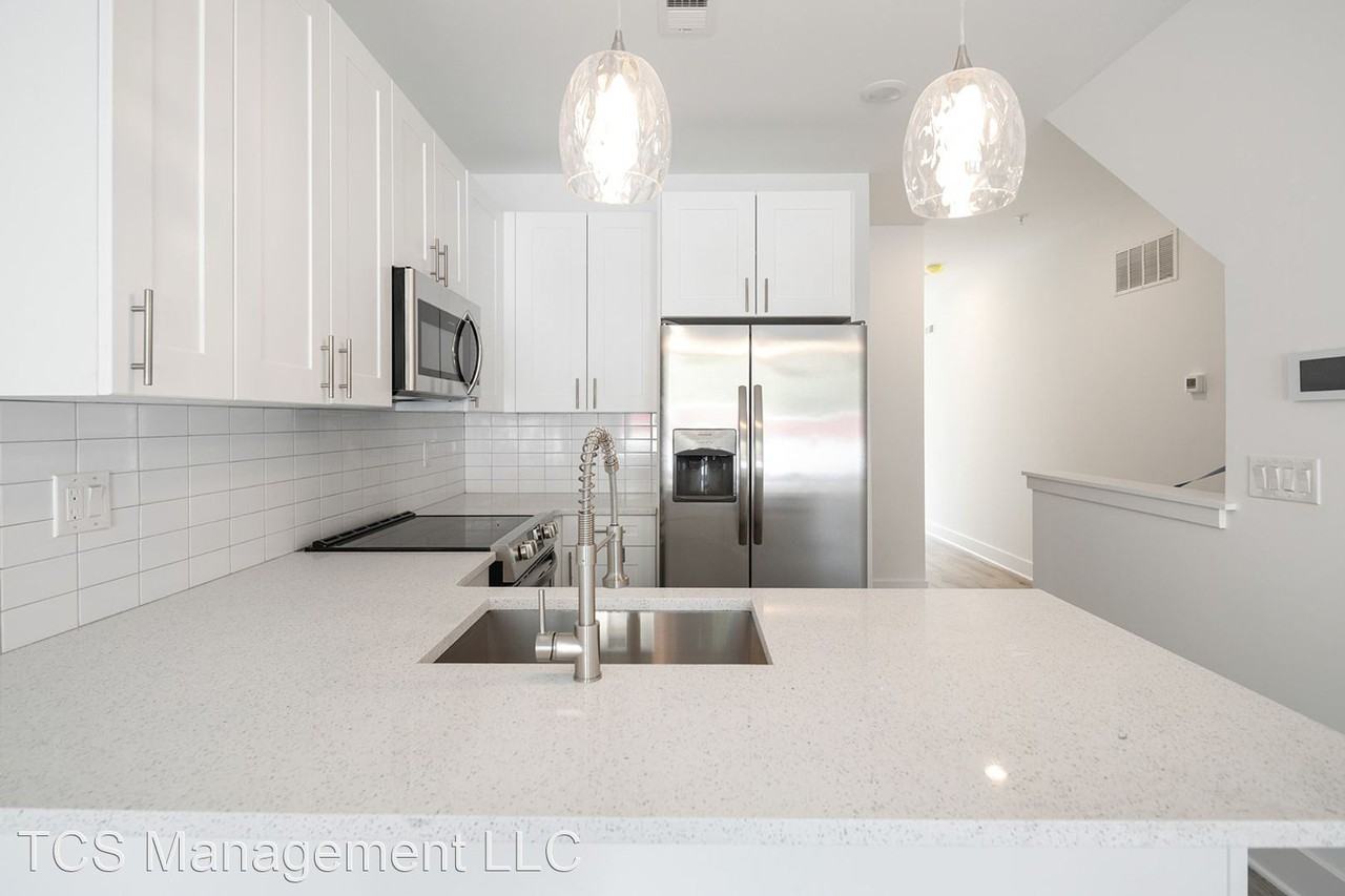 2032 E Susquehanna Ave - Photo 2 of 32